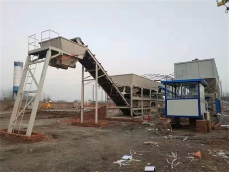 新款移動(dòng)式水穩(wěn)拌和站